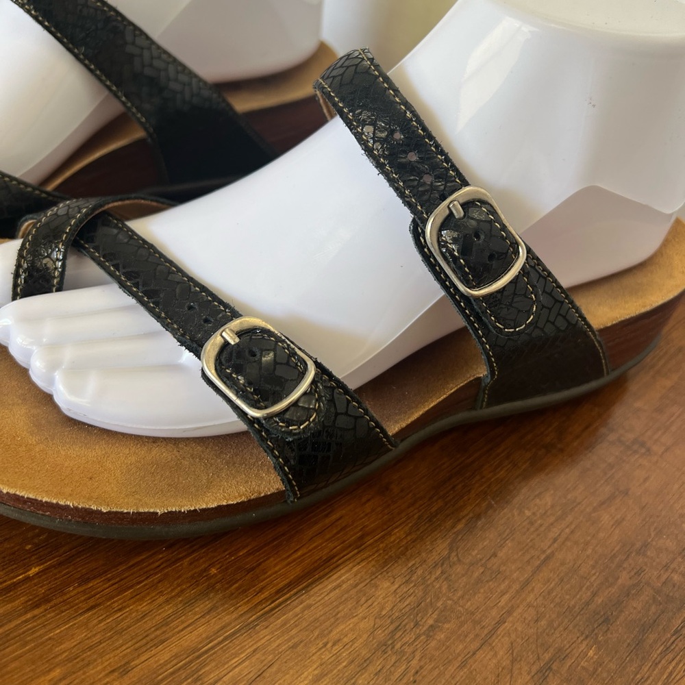 SAS Shelly Black Snake Embossed Leather Toe Loop Sandals Comfort Arch Support 9 - Picture 6 of 9